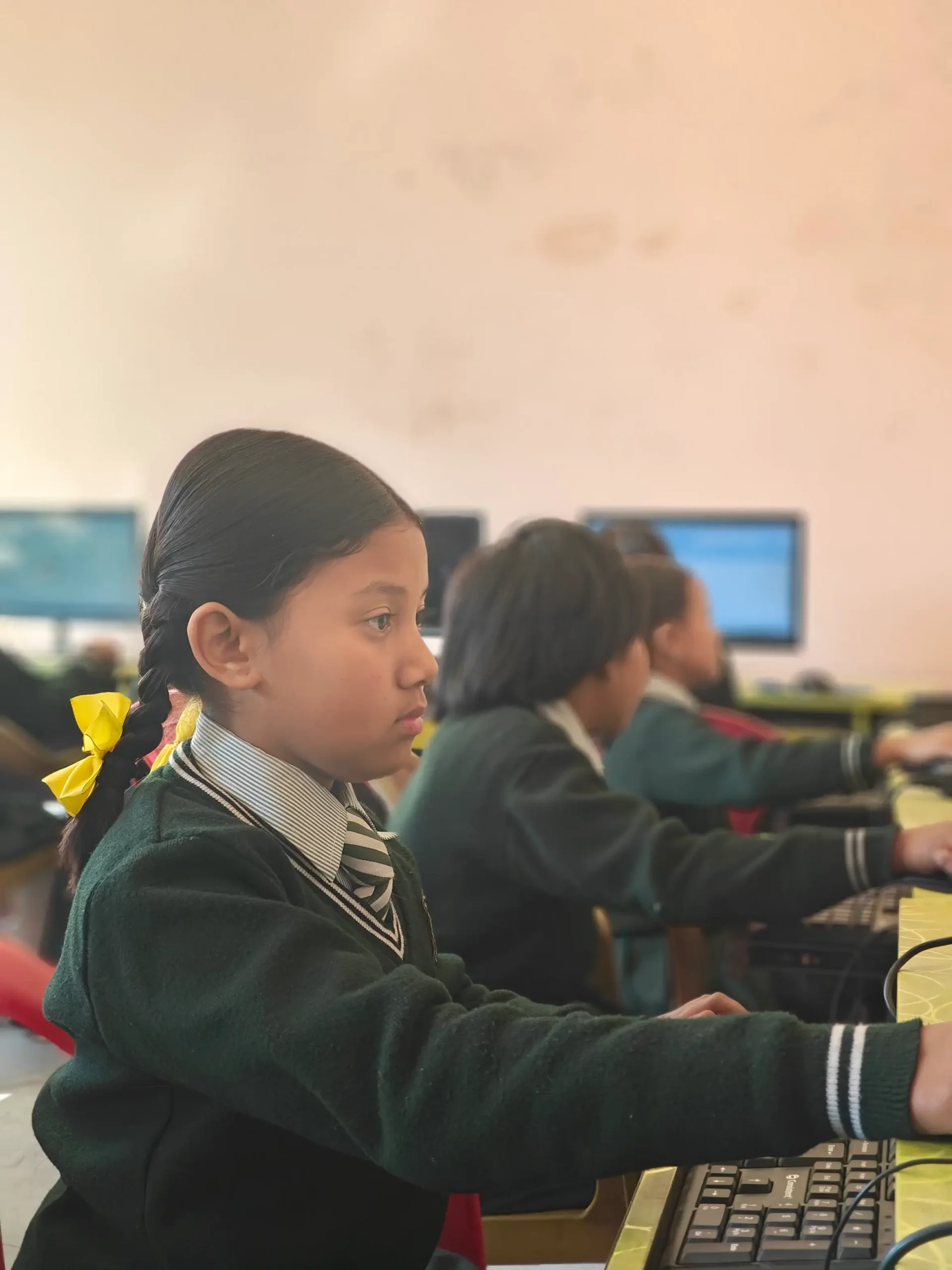 st-paul-school-girl-computerlab